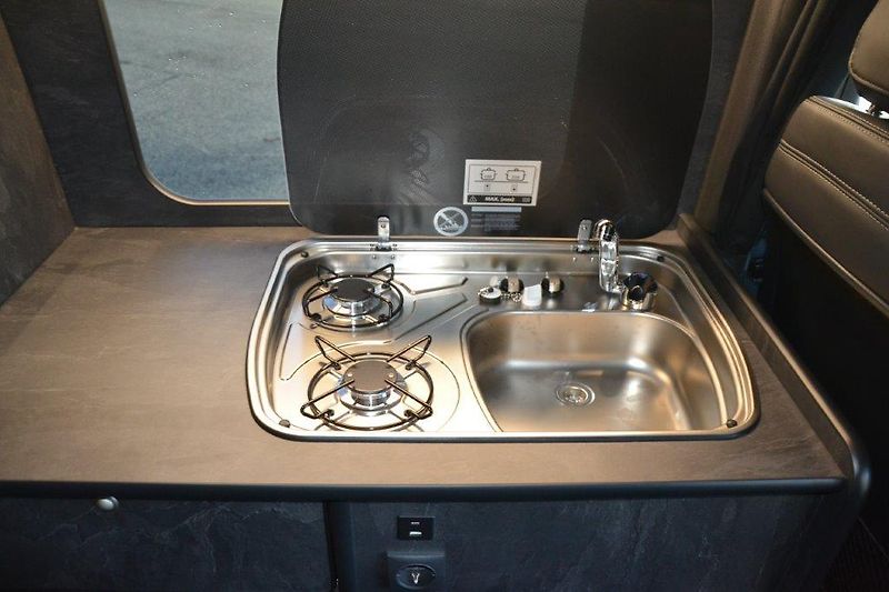 Mercedes-Benz Sprinter 319 Camper Family - fotka 20 z 51