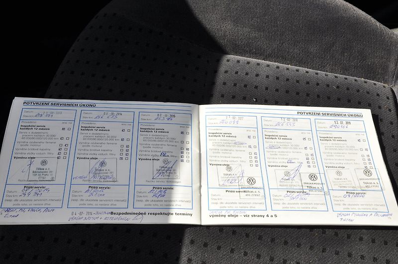 Volkswagen Passat 1.9TDi 81kW - fotka 12 z 12