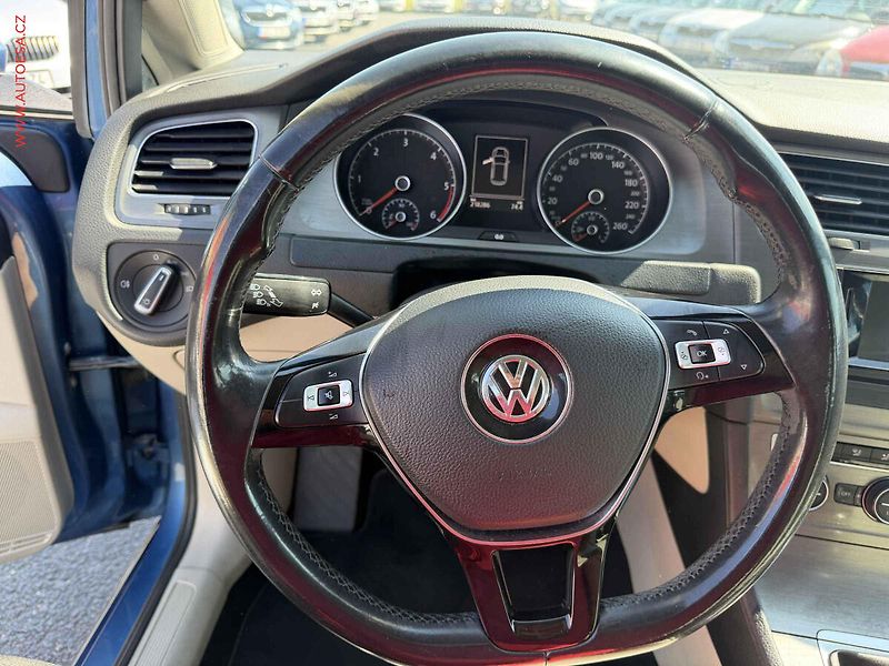 Volkswagen Golf (2013) 1.6 TDi, AC, tempo, park - fotka 12 z 17