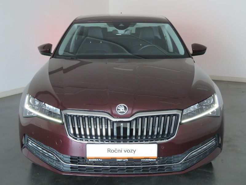 Škoda Superb - fotka 4 z 26