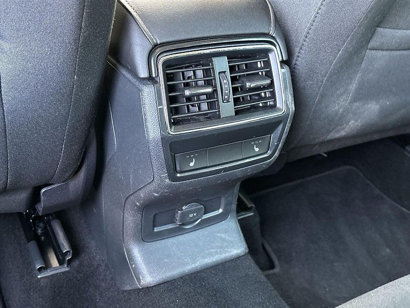 Škoda Karoq (2024) 1.5 TSI DSG Style - fotka 28 z 32
