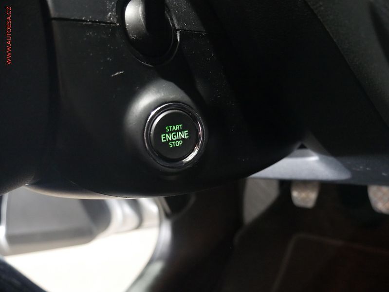 Škoda Octavia (2018) 1.4 TSi, ČR, LED - fotka 14 z 19