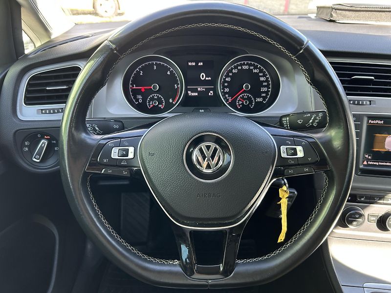 Volkswagen Golf (2016) 1.6 TDi 81 KW servisní kniha - fotka 17 z 41