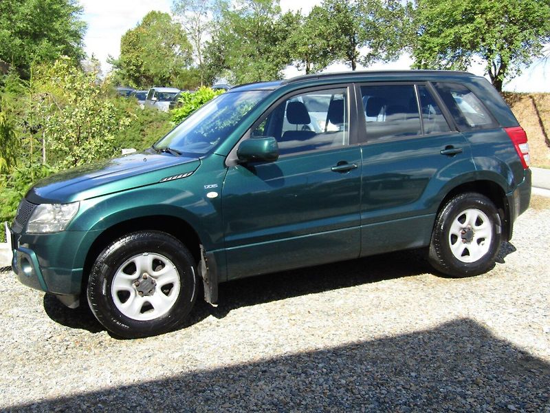 Suzuki Grand Vitara (2006) 1.9 DDiS 95kW  BEZ KOROZE - fotka 2 z 40