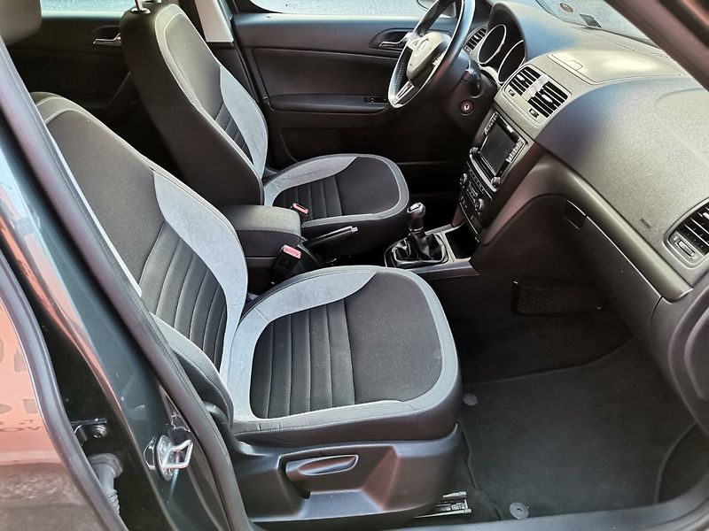 Škoda Yeti (2016) 2.0TDi 110kw Joy XEN PDC - fotka 13 z 26