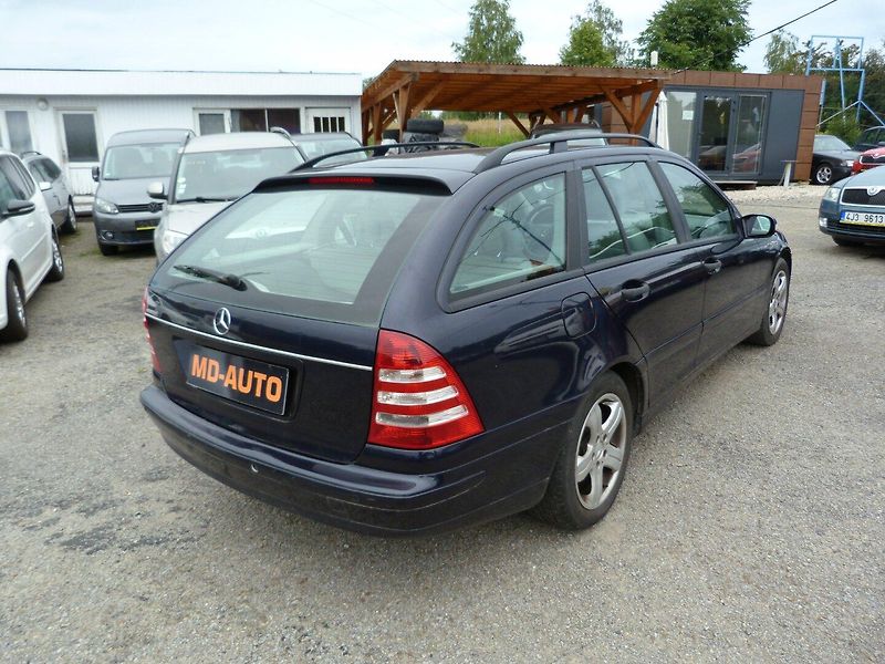 Mercedes-Benz Třídy C 200 CDI - fotka 5 z 21