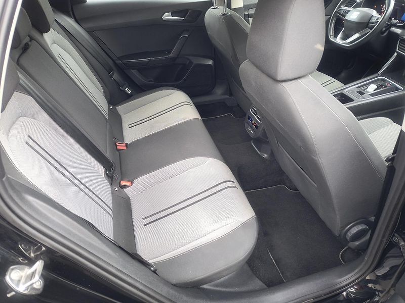 Seat Leon 1.0 eTSi AT 81KWNAVI/MATRIXLED - fotka 24 z 67