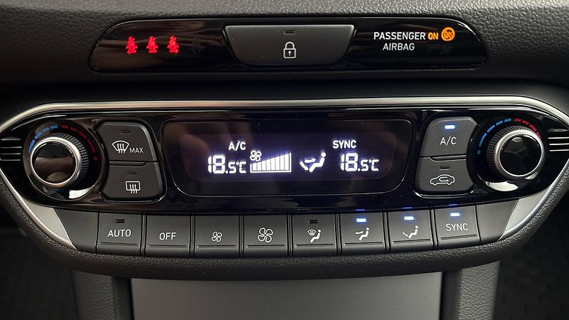 Hyundai i30 1.5 T-GDI Style Kombi - fotka 13 z 27