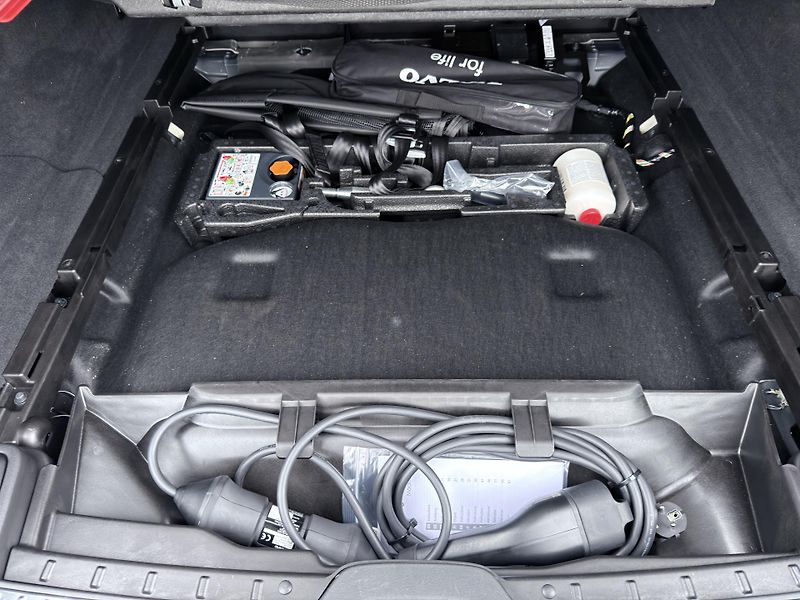 Volvo V90 T8 AWD ULTRA *VZDUCH* + kola - fotka 19 z 60