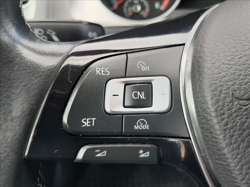 Volkswagen Golf VII 1,2 TSI 81kW LOUNGE - fotka 44 z 60