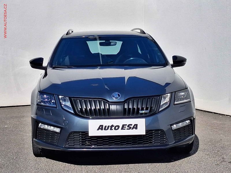 Škoda Octavia (2018) 2.0TSi, RS, LED, +kola, TZ - fotka 2 z 20