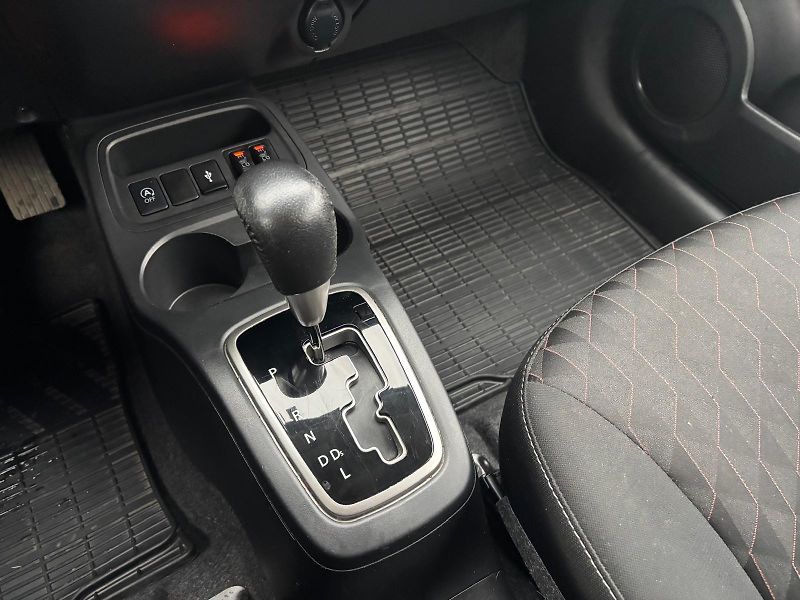 Mitsubishi Space Star 1,2 MIVEC AT - fotka 20 z 26