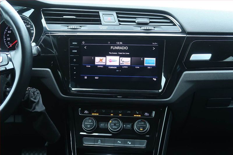 Volkswagen Touran (2019) 2.0 TDI, Automat, Navi - fotka 12 z 22