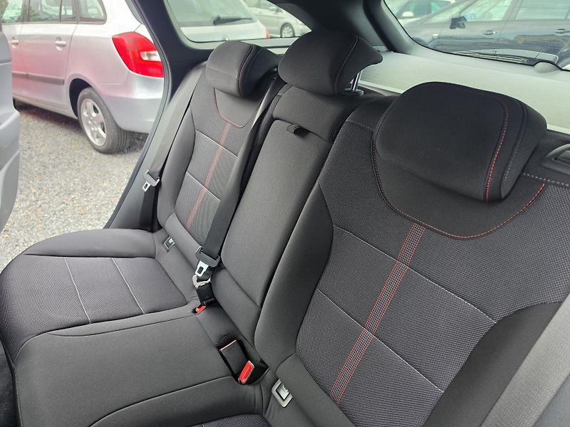 Hyundai i30 1.5 T-GDI 117KW N-Line Autom - fotka 11 z 24