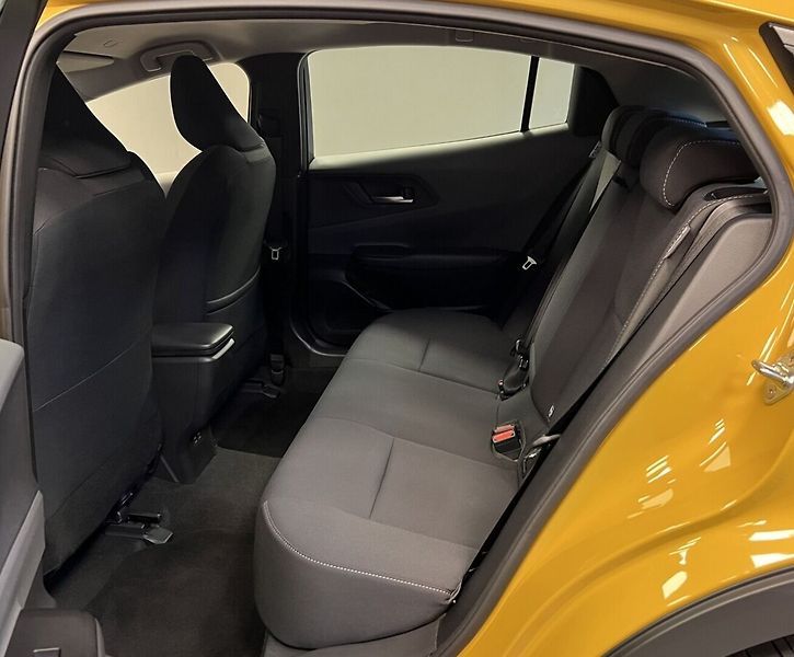 Toyota Prius 2.0 PHEV AT Comfort - fotka 10 z 16