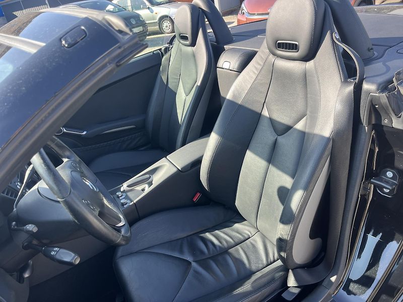 Mercedes-Benz SLK (2008) 200 KOMPRESOR 135KW  - fotka 26 z 31