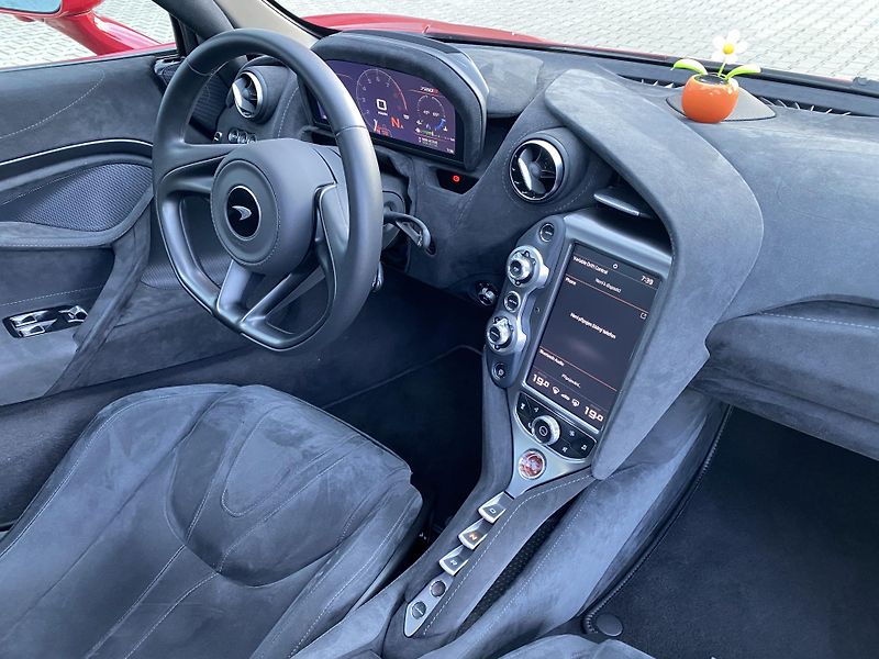 McLaren 720S (2020) TOP STAV - fotka 16 z 16
