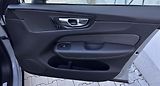 Volvo XC60 B5 AWD /1. maj / výhřev + kola - náhled 13