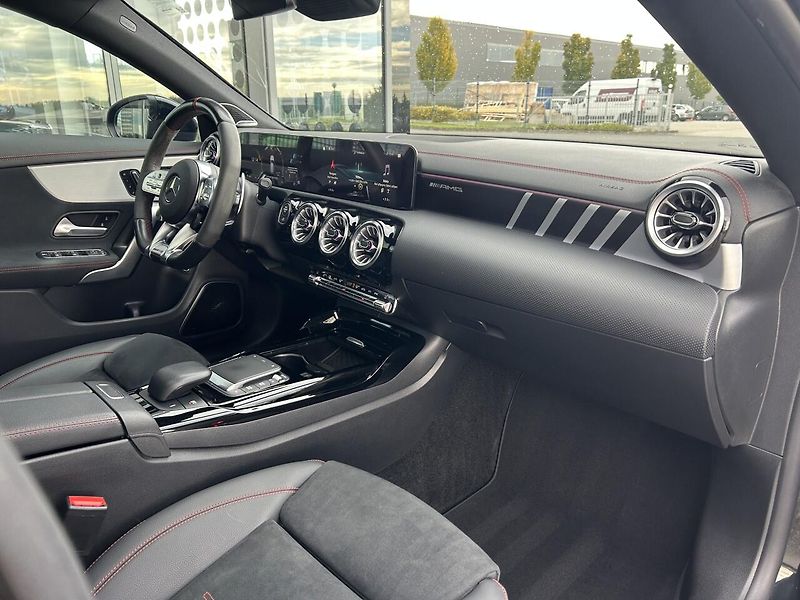 Mercedes-Benz CLA 45 S AMG 4MATIC+ Shooting Brak - fotka 16 z 32