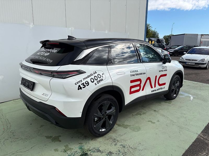 BAIC X5 (2025) 1.5, 138kW, A/T, Kamera, PANO - fotka 2 z 25