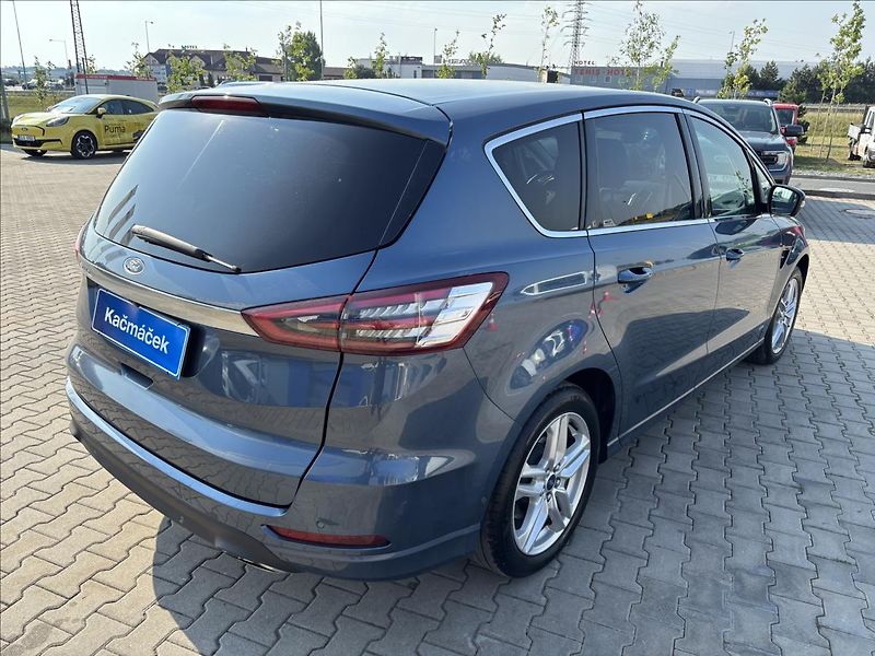Ford S-MAX 2,0 EcoBlue Titanium AWD AUT - fotka 5 z 51