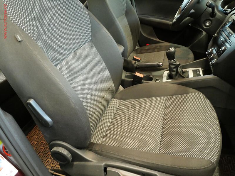 Škoda Octavia (2014) 1.6 TDI, ČR, servis.kniha - fotka 11 z 21