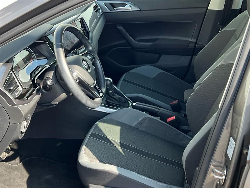 Volkswagen Polo 1,0 TSi 85kW 7DSG HIGHLINE - fotka 13 z 25