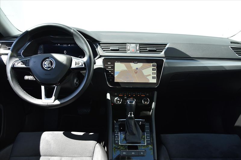 Škoda Superb 2.0 TDI 140kW DSG STYLE ČR - fotka 15 z 32
