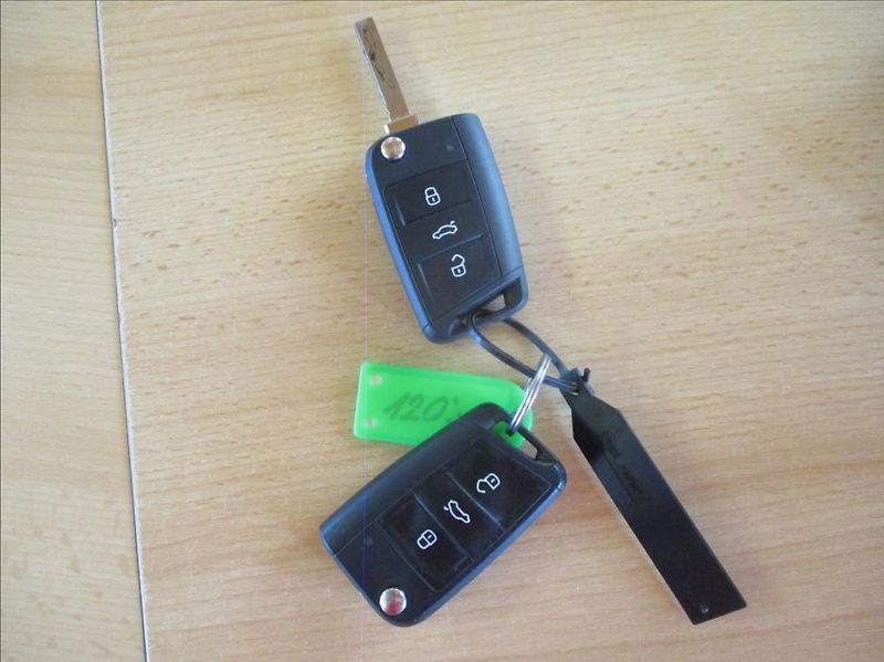 Škoda Fabia 1,0 TSI, servis,DPH,1.maj,CZ, - fotka 29 z 29