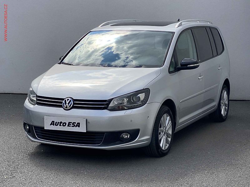 Volkswagen Touran (2012) 2.0 TDi, AC, panor - fotka 3 z 18