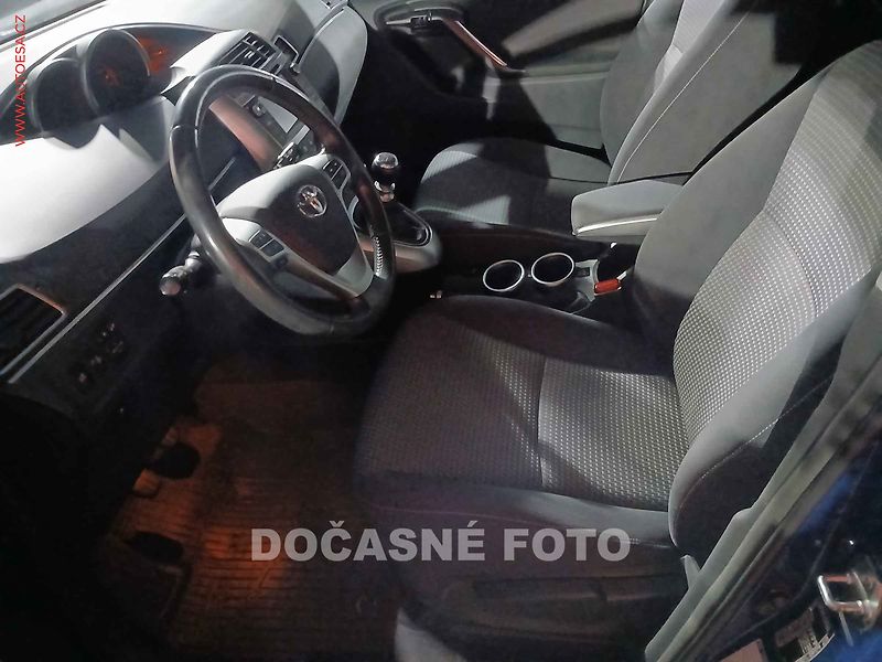 Toyota Verso (2014) 1.8i, 1.maj,ČR, autoAC, temp - fotka 3 z 3