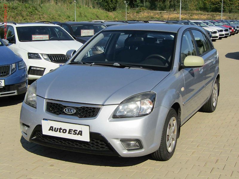 Kia Rio (2012) 1.4i, ČR, AC - fotka 3 z 17