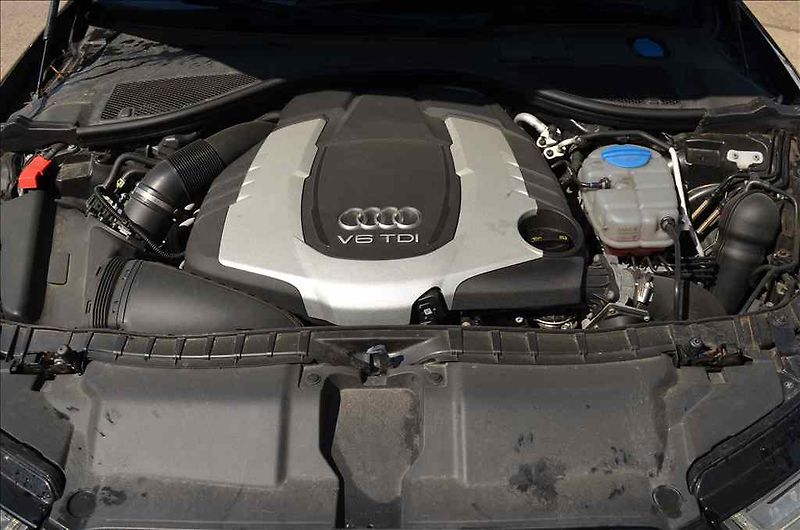 Audi A6 (2014) AVANT 3,0 TDI - fotka 19 z 30