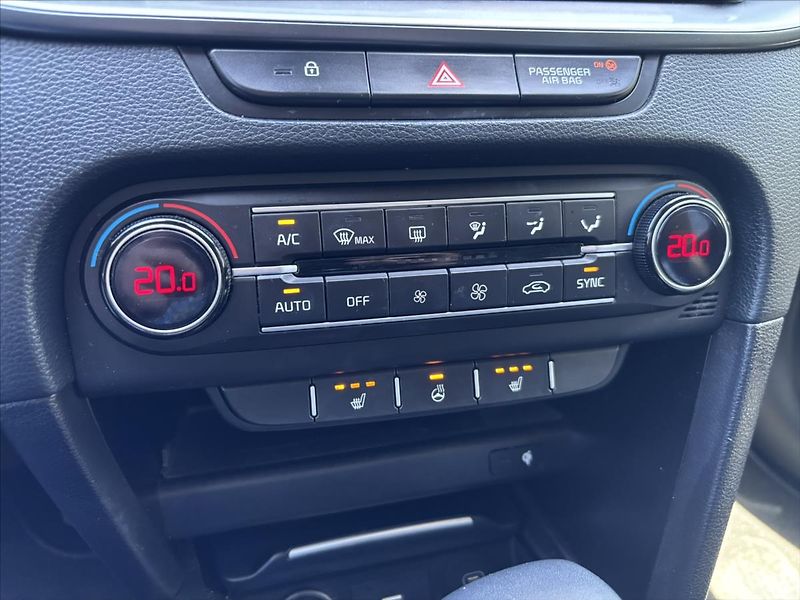 Kia Ceed 1,5 TGDi 118kW AT TOP NAVI - fotka 27 z 44