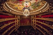 Úchvatné prostory pařížské operní budovy Palais de Garnier.