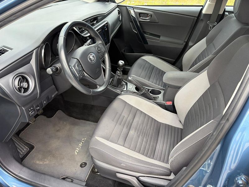 Toyota Auris 1.6 Valvematic Active - fotka 11 z 24