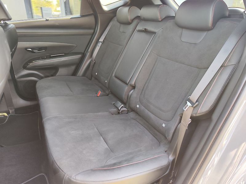 Hyundai Tucson 1.6 T-GDI/158kW N-Line HEV - fotka 11 z 35