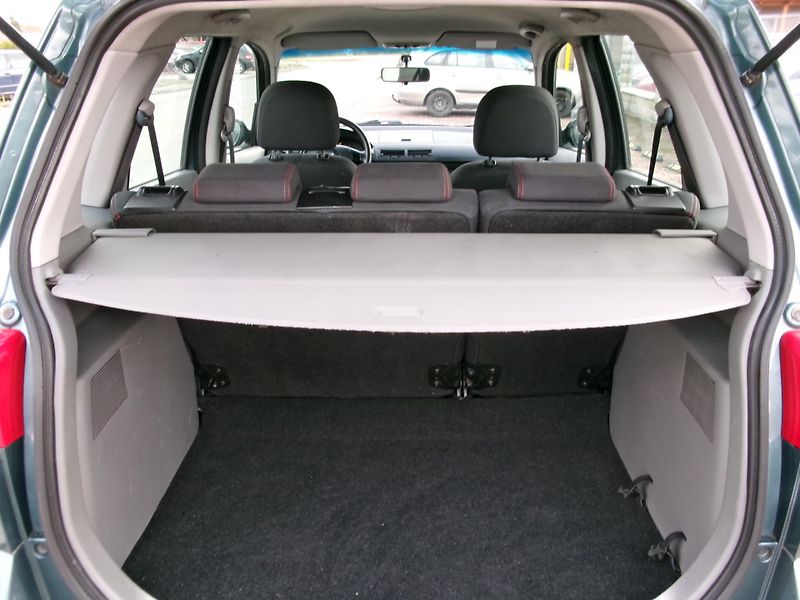 Mazda 2 1,4 D 50 KW 1 MAJITEL  - fotka 12 z 29
