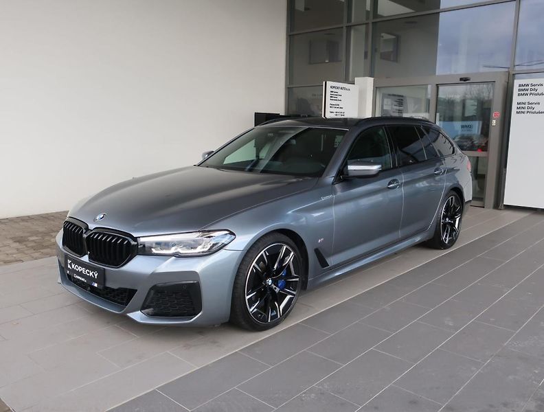 BMW Řada 5 (2022) 530d xDrive Touring M Sport - fotografie inzerátu