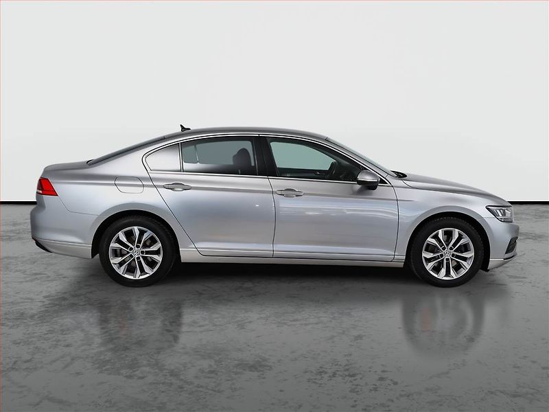 Volkswagen Passat (2019) 1.5 TSI, Tempomat - fotka 6 z 15