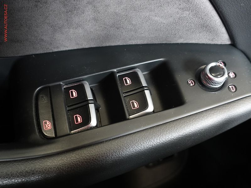 Audi SQ5 (2015) 3.0V6TDi Quattro, AT, navi - fotka 14 z 25