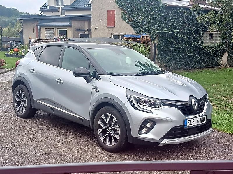 Renault Captur (2023) plug in hybrid - fotka 1 z 14