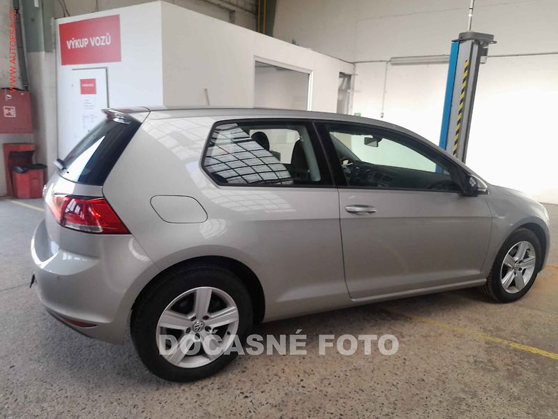 Volkswagen Golf (2013) 1.2 TSi, 2.maj, AT, autoAC - fotka 2 z 3