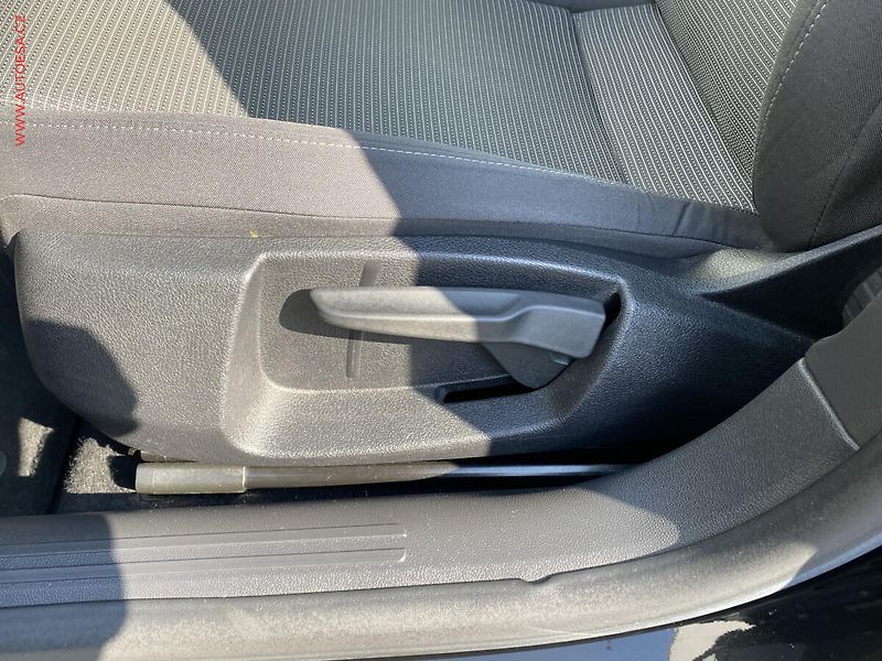 Seat Leon (2019) 1.5 TSi, Style, LED, +kola - fotka 14 z 18
