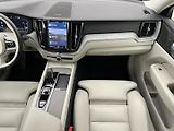 Volvo XC60 2.0 B4 4x4 PLUS  Black - náhled 16