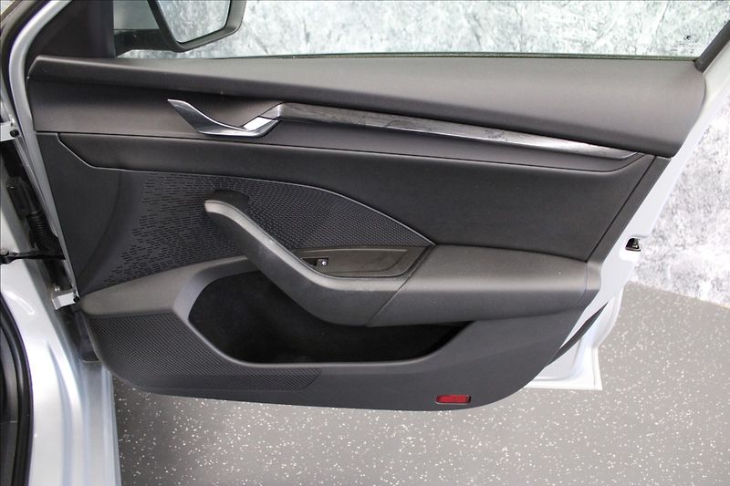 Škoda Octavia 2,0 TDI Ambition 1.majitel CZ - fotka 9 z 35