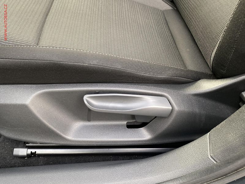 Škoda Octavia (2021) 2.0 TDi, 2.maj,ČR, Ambition - fotka 15 z 19