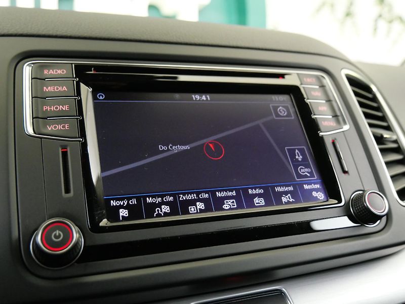 Volkswagen Sharan - fotka 20 z 26