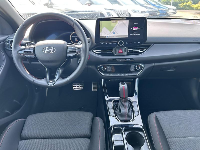 Hyundai i30 1,5 T-GDI DCT MHEV 103kW - fotka 10 z 17