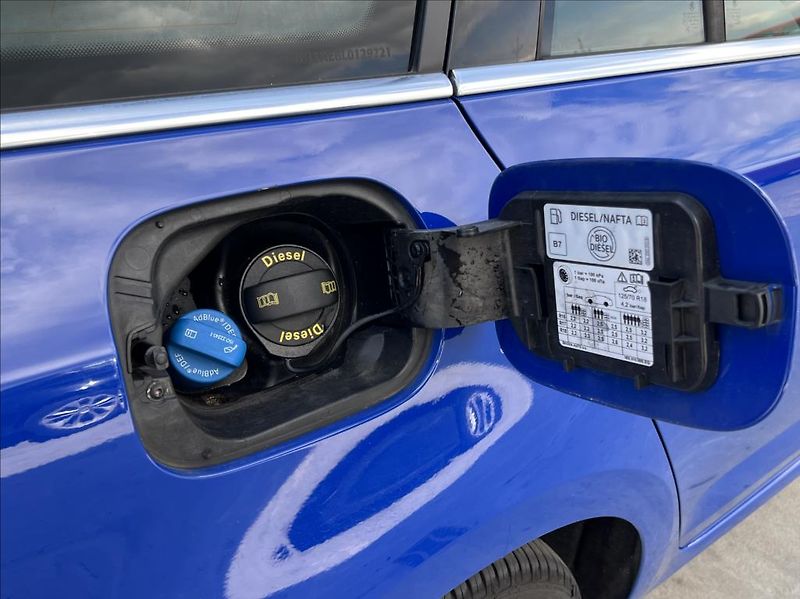 Škoda Octavia 2,0 TDi DSG STYLE nové rozvody - fotka 38 z 39